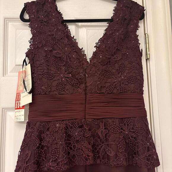 NWT  Social Occasions by Mon Cheri. Satin Sequin Mother Of Bride. Size 8. $398 - Picture 10 of 12